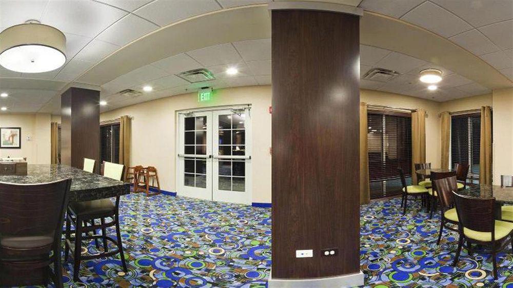 Holiday Inn Express Hotel & Suites Atlanta Airport West - Camp Creek By Ihg Dış mekan fotoğraf